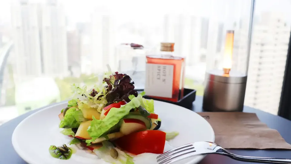 Moxy Taichung Rooftop XOXO Bistro 酒吧店家照片