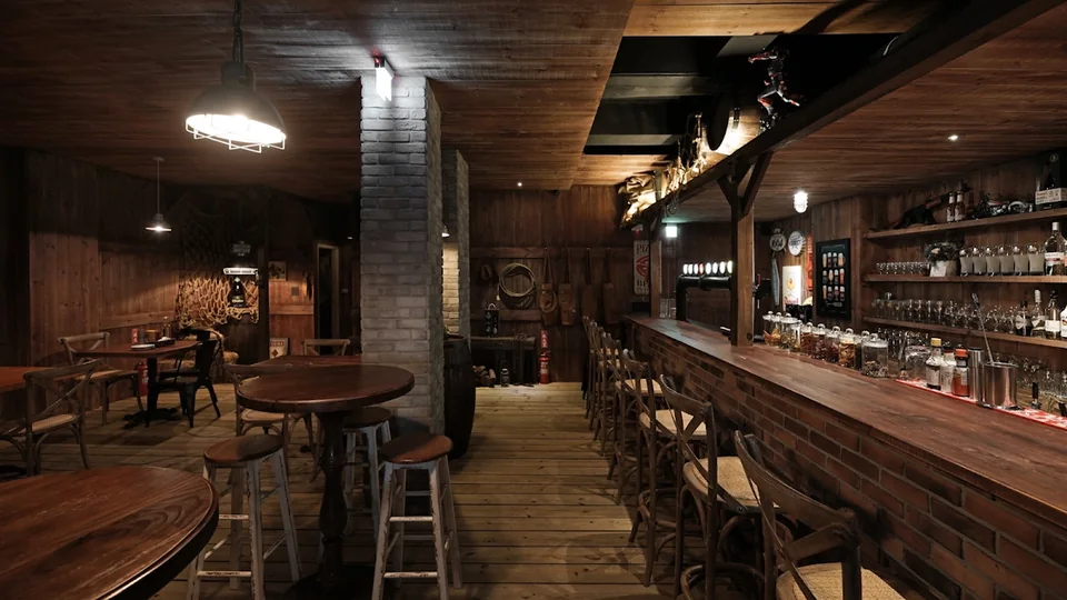 薩克森美式餐酒館 酒吧店家照片